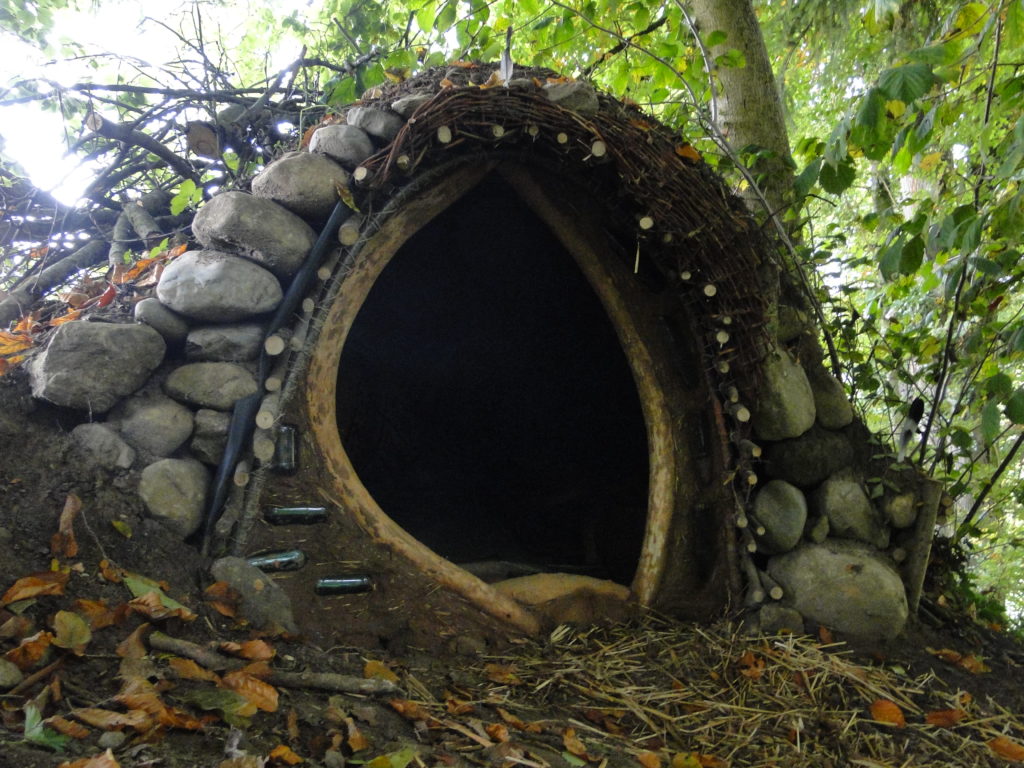 Villa im Asthaufen- Pimp my Shelter Unterschlupf