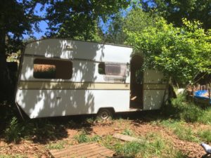 Alter Wohnwagen
